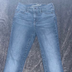 UNIVERSAL THREAD jeans